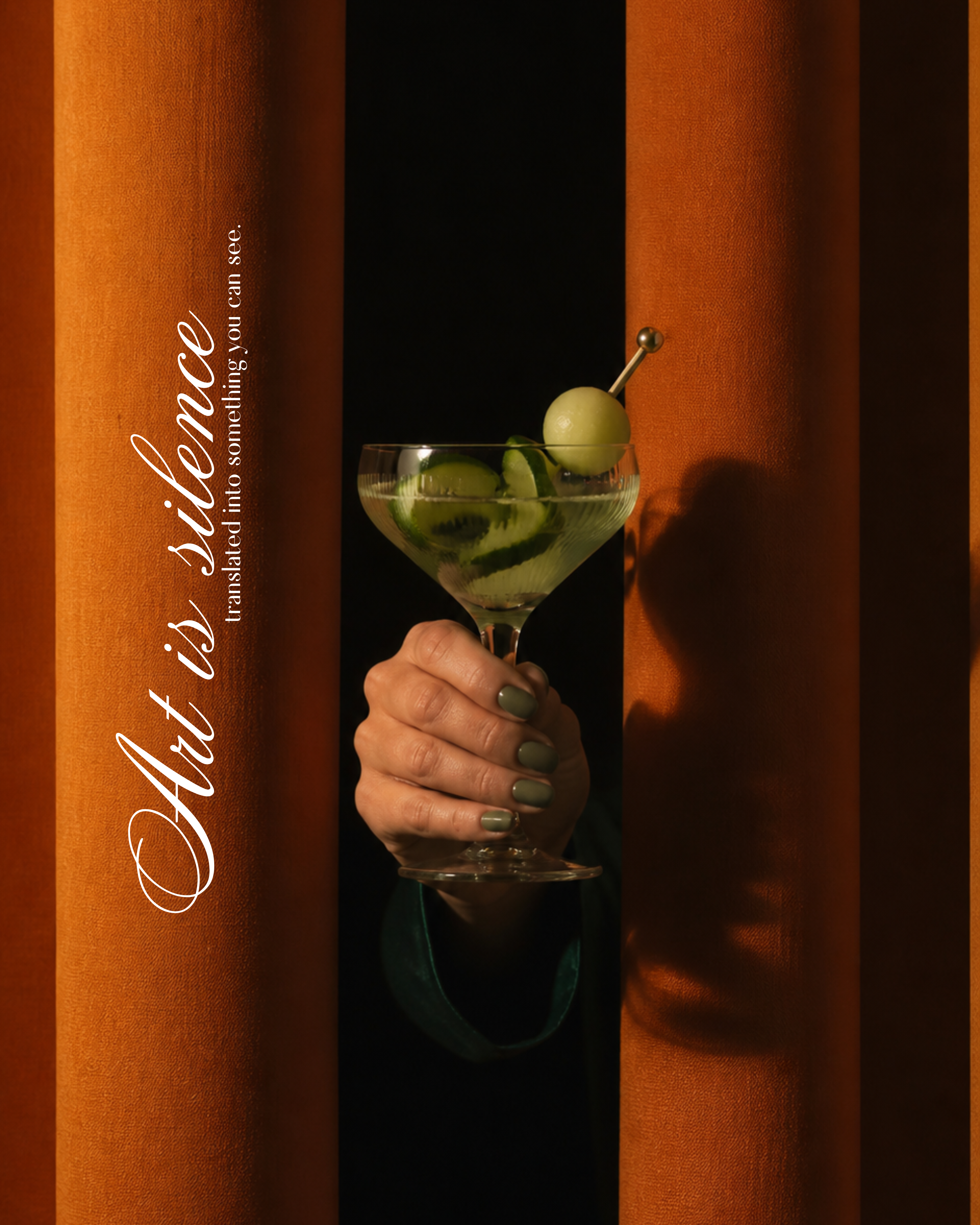 Cocktail in hand &mdash; Art is silence